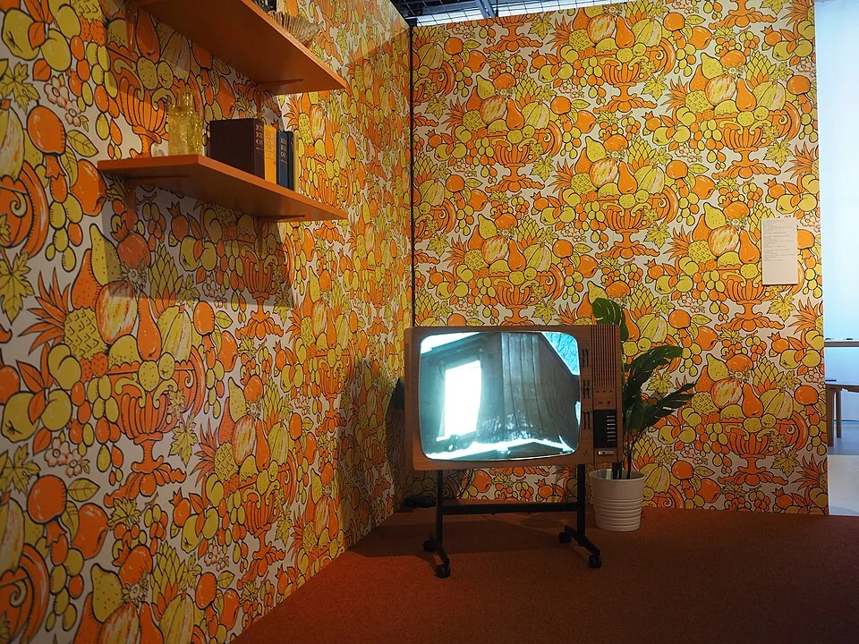 古いテレビ受像機
